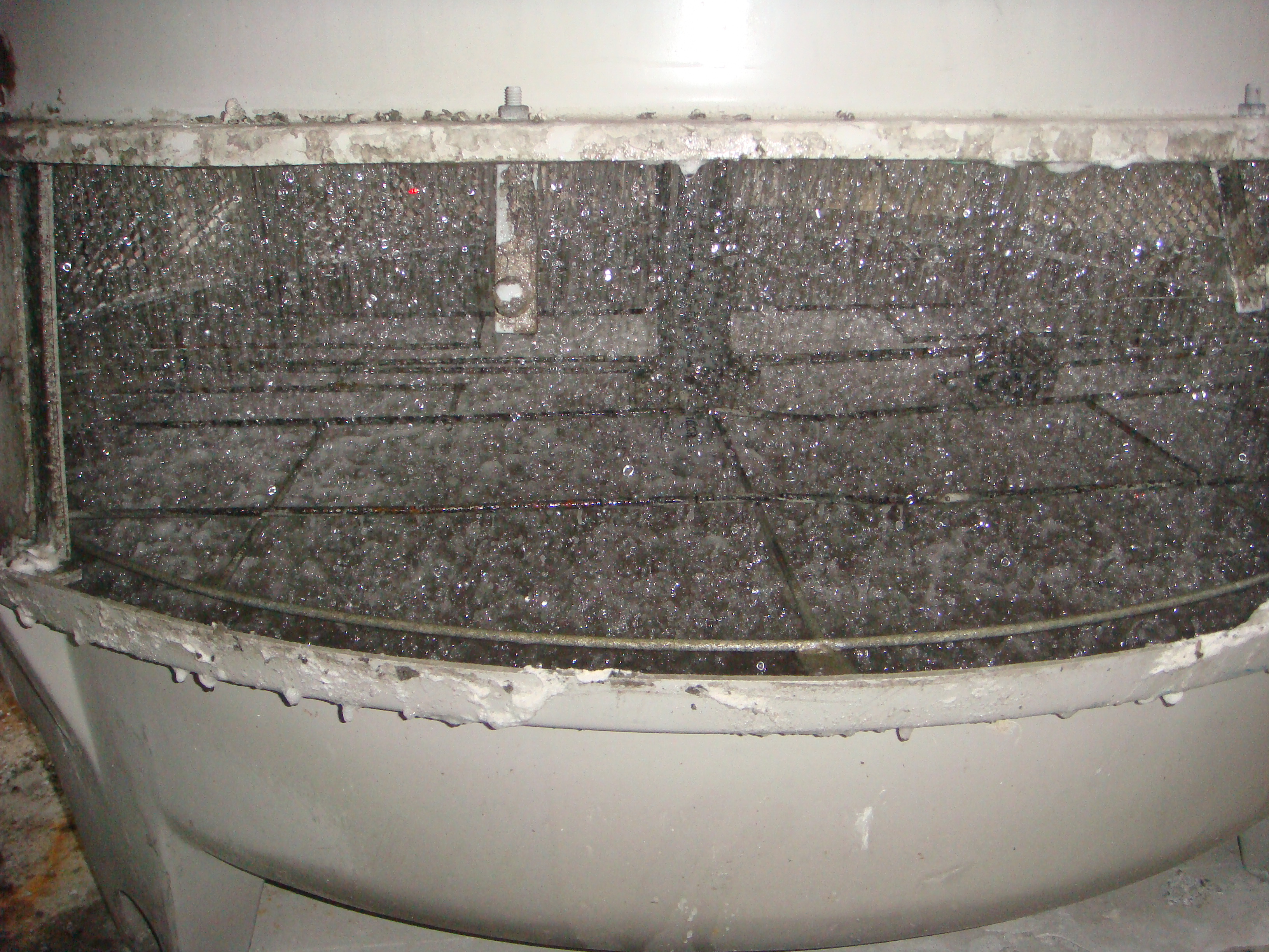 處理後：泡沫回落、作業恢復穩定