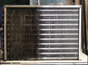 SK-105 重油污鋁潔劑清洗後：沖洗後黑污下降，摸起來不再滑