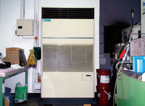 SK-105 重油污鋁潔劑應用設備：落地式冷氣蒸發器鋁鰭片